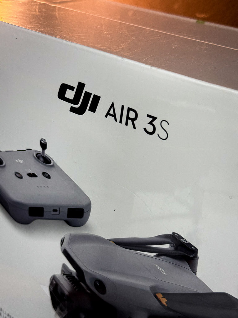 DJI AIR 3S Combo